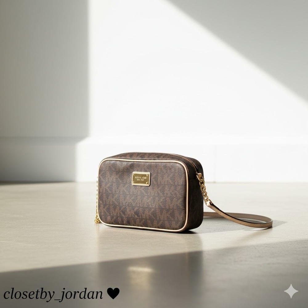 Michael Kors Dark Brown Crossbody Bag with Gold Accents – Classic Minimal
